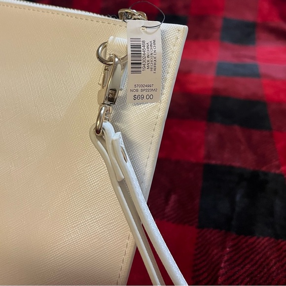 White House Black Market Hydrangea Clutch Wristlet - NWT - Picture 7 of 15